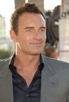 Julian McMahon photo